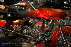 Fairing and bags: The body work showcases the beautiful striping  and plasma flame effect.